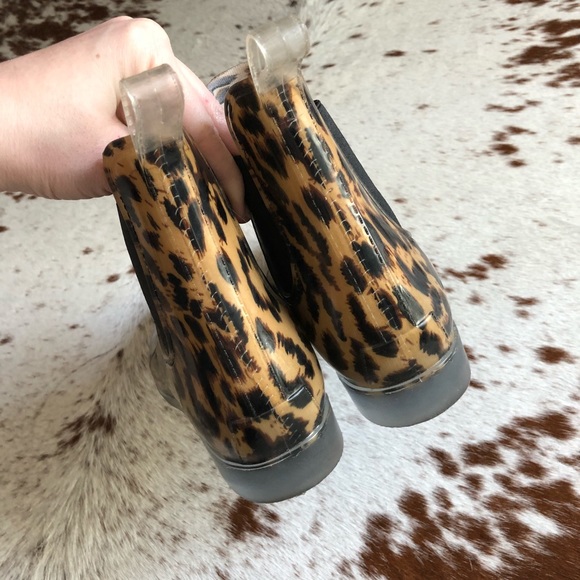 J Crew Chelsea leopard print rain boots 9 - Picture 5 of 6